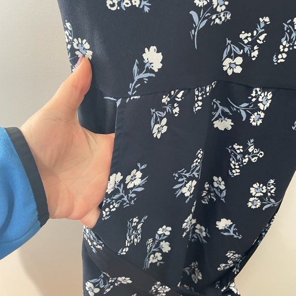 Small dress - Picture 2 of 5